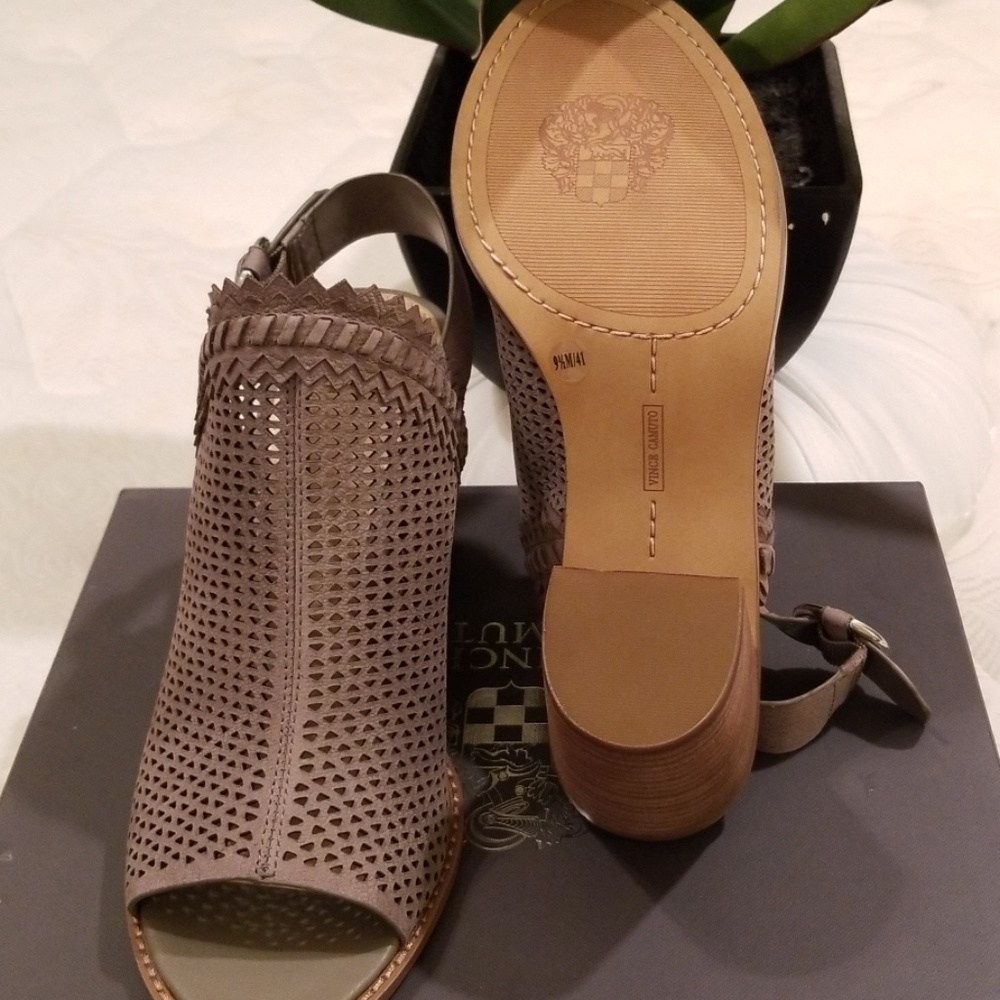 NWT Vince camuto vintage cow shoe